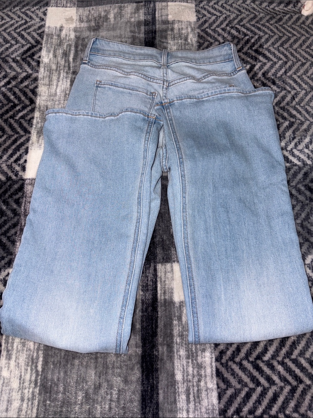 NWOT Old Navy Pale Blue High-Rise Wide Leg Flare Jeans - Picture 7 of 7